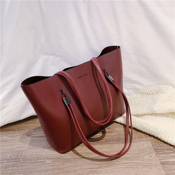 cross body 2021 women handbag leather lady solid shoulder bags designer vintage messenger ladies fashion tote
cross body 2021 women handbag leather lady solid shoulder bags designer vintage messenger ladies fashion tote