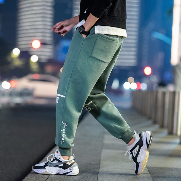 2021 new spring black autumn green fashionable runners sweatpants male sweat pants ur46 
2021 new spring black autumn green fashionable runners sweatpants male sweat pants ur46