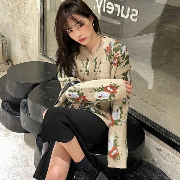2022 autumn winter harajuku korean fashion personality vintage clothes sweet flower rose jacquard knitted cardigan women sweater, White;black
2022 autumn winter harajuku korean fashion personality vintage clothes sweet flower rose jacquard knitted cardigan women sweater, White;black