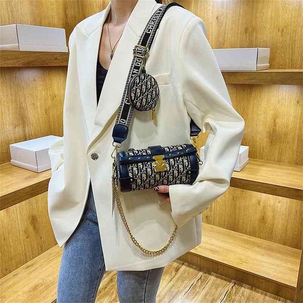 factory shop high face value chain cylinder high-grade retro letters armpit small satchel single shoulder pencil case bag
factory shop high face value chain cylinder high-grade retro letters armpit small satchel single shoulder pencil case bag