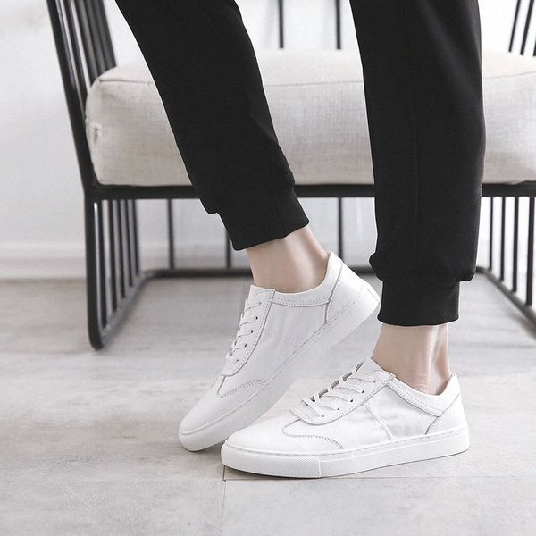 men shoes black white genuine leather men 's brand casual shoes lace up comfortable spring autumn fashion breathable men shoes #i28j
men shoes black white genuine leather men 's brand casual shoes lace up comfortable spring autumn fashion breathable men shoes #i28j