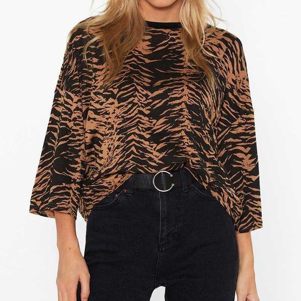 woman shirt 2020 casual summer print t-shirt half batwing sleeve streetwear shirts o-neck ladies leisure loose streewear1, White
woman shirt 2020 casual summer print t-shirt half batwing sleeve streetwear shirts o-neck ladies leisure loose streewear1, White