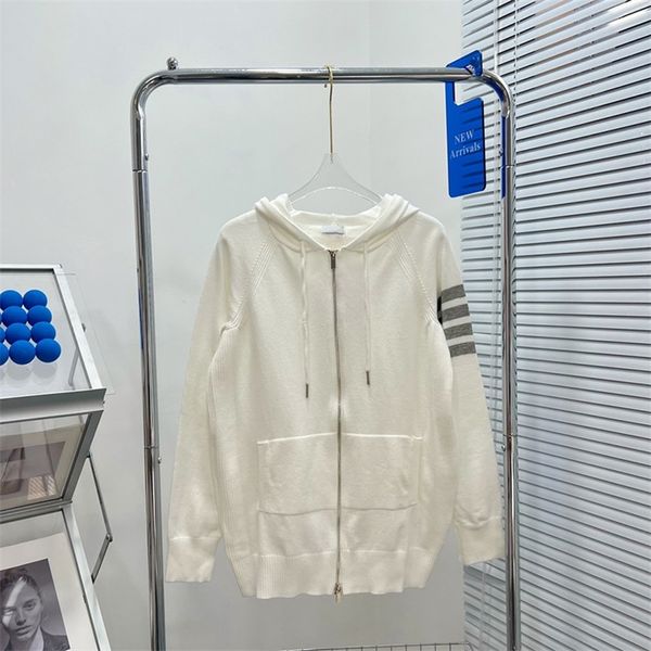 warehouse clothing white yarn dyed knitted cardigan spring men's and women's sports hooded zipper four bar coat sale online_flod, White;black
warehouse clothing white yarn dyed knitted cardigan spring men's and women's sports hooded zipper four bar coat sale online_flod, White;black