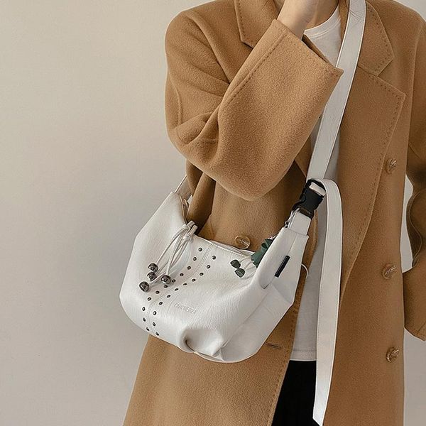 niche design bag 2021 new fashion single shoulder women's pack large capacity crossbody underarm bag e035
niche design bag 2021 new fashion single shoulder women's pack large capacity crossbody underarm bag e035