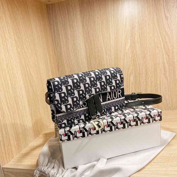classic women's new flower waist letter embroidery chest chain one shoulder messenger bag small square bag handbags
classic women's new flower waist letter embroidery chest chain one shoulder messenger bag small square bag handbags