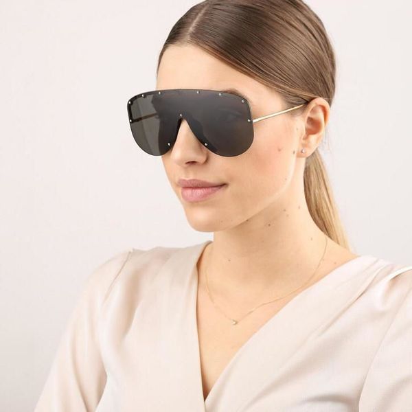 with small outdoors box connected size big half quality new fashion rivets 0667 mask sunglasses popular 0667s sunglasses frame with dkoj, White;black
with small outdoors box connected size big half quality new fashion rivets 0667 mask sunglasses popular 0667s sunglasses frame with dkoj, White;black