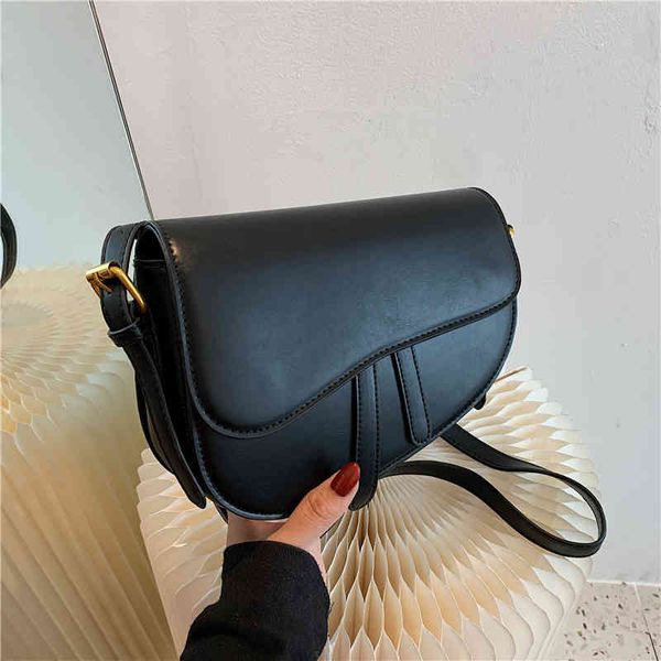 2022 factory wholesale new small ins creative saddle autumn wide belt portable single shoulder oblique cross women's bag trend 8wee
2022 factory wholesale new small ins creative saddle autumn wide belt portable single shoulder oblique cross women's bag trend 8wee