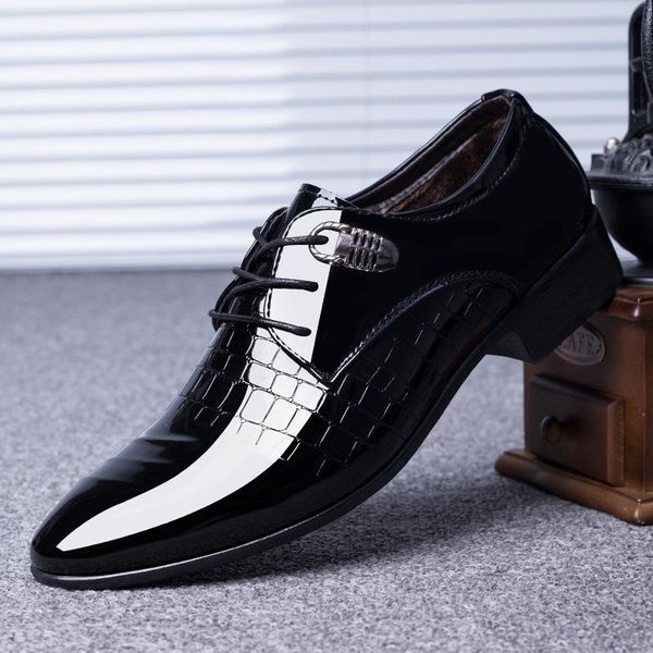 2020 man flat classic men dress shoes patent leather carved italian formal oxford plus size 38-44 for autumn, Black
2020 man flat classic men dress shoes patent leather carved italian formal oxford plus size 38-44 for autumn, Black