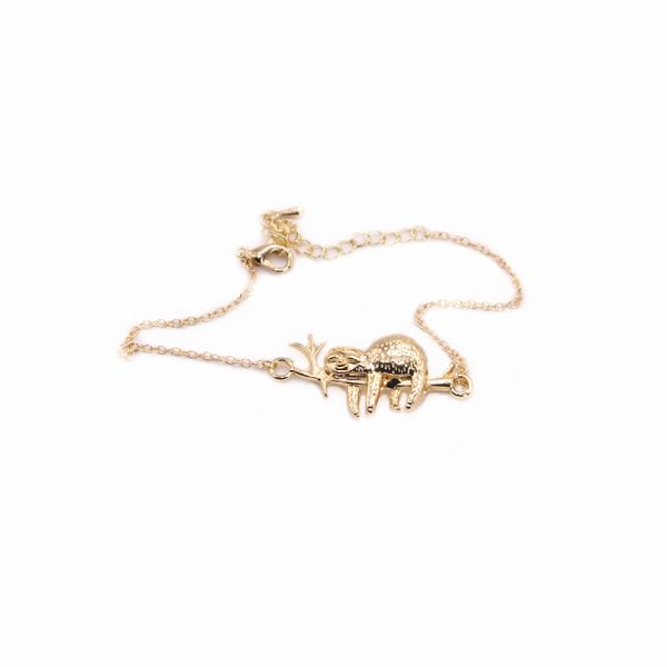 classic koala bracelets new animal exquisite and realistic style sloth hugging tree design environmental protection material for women, Golden;silver
classic koala bracelets new animal exquisite and realistic style sloth hugging tree design environmental protection material for women, Golden;silver