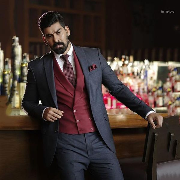 classic notch lapel tuxedos groom wedding men suits mens wedding suits tuxedo costumes de pour hommes men(jacket+pants+tie+vest)1, White;black
classic notch lapel tuxedos groom wedding men suits mens wedding suits tuxedo costumes de pour hommes men(jacket+pants+tie+vest)1, White;black
