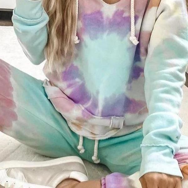 2020 spring and summer european and american new homewear casual two-piece suit womens summer long-sleeved hoodie and trousers suit, White
2020 spring and summer european and american new homewear casual two-piece suit womens summer long-sleeved hoodie and trousers suit, White