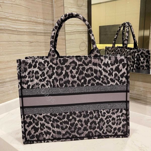 fashion large capacity bags wallets new totes women shopping lady shoulder letter soft super great famous designer stripes
fashion large capacity bags wallets new totes women shopping lady shoulder letter soft super great famous designer stripes