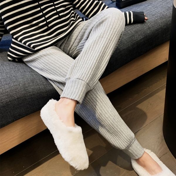 pregnant trousers wear in winter; women's autumn fashion mothers; fashionable and loose knitted grandma's radish pants, White
pregnant trousers wear in winter; women's autumn fashion mothers; fashionable and loose knitted grandma's radish pants, White