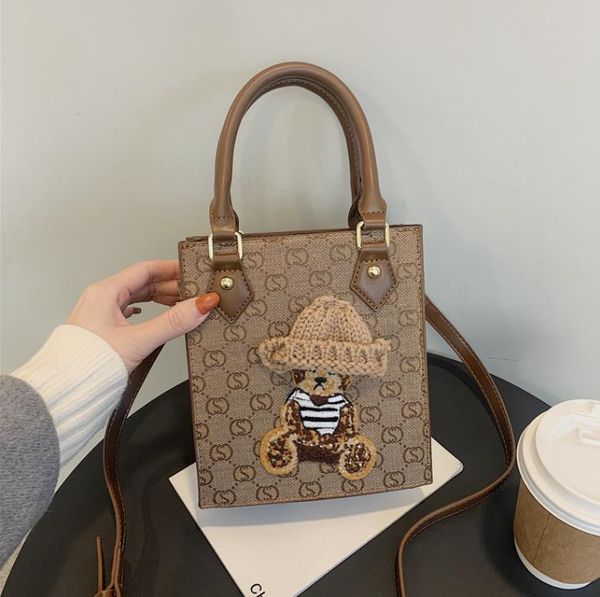 evening bags female autumn/winter personality fashion cute bear handbag all- shoulder bag
evening bags female autumn/winter personality fashion cute bear handbag all- shoulder bag
