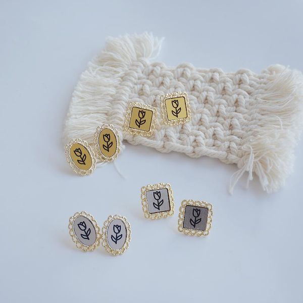 stud korea design fashion jewelry simple geometric square rose flower female earrings, Golden;silver
stud korea design fashion jewelry simple geometric square rose flower female earrings, Golden;silver