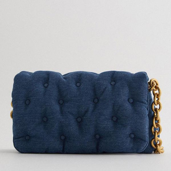 2020 autumn and winter new down cotton women's bag blue oversized denim quilted shoulder bag fashion chain underarm bag c0121
2020 autumn and winter new down cotton women's bag blue oversized denim quilted shoulder bag fashion chain underarm bag c0121