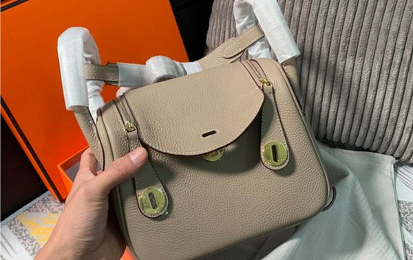 luxury designer handbag shoulder bag 788 high female bags messenger bag quality shoulder bag heart-shaped decoration fashion l ing
luxury designer handbag shoulder bag 788 high female bags messenger bag quality shoulder bag heart-shaped decoration fashion l ing