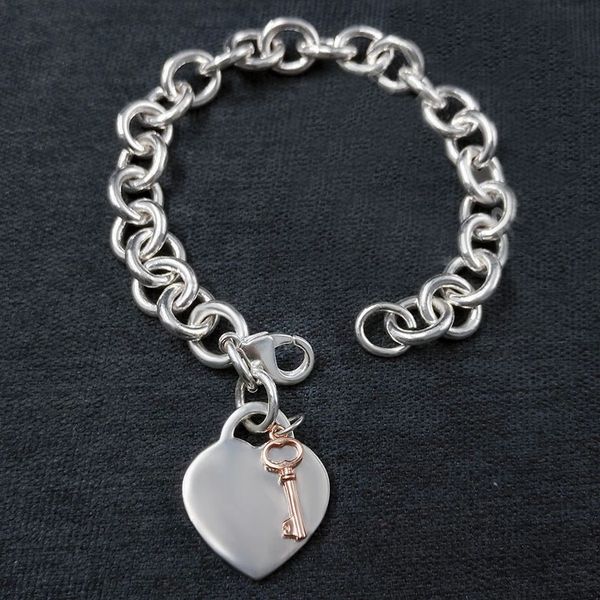 2022 brand original jewelry cuff designer rose gold key heart pendant women's fashion simple high-end thick chain bracelet, White
2022 brand original jewelry cuff designer rose gold key heart pendant women's fashion simple high-end thick chain bracelet, White