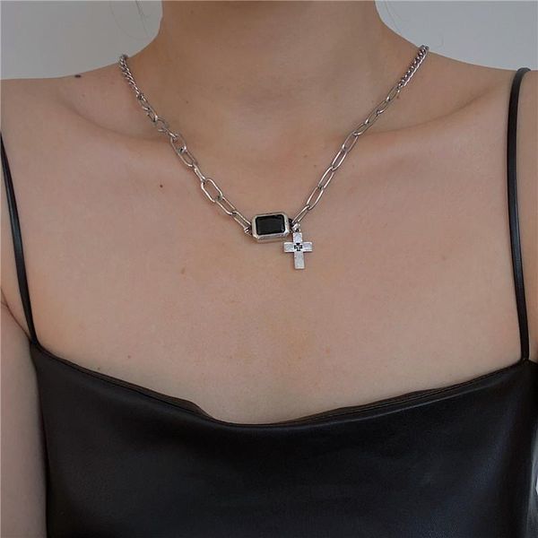 chokers aomu hip hop simple asymmetry metal hollow choker clavicle sweater chain cross resin black square pendant necklace for women, Golden;silver
chokers aomu hip hop simple asymmetry metal hollow choker clavicle sweater chain cross resin black square pendant necklace for women, Golden;silver