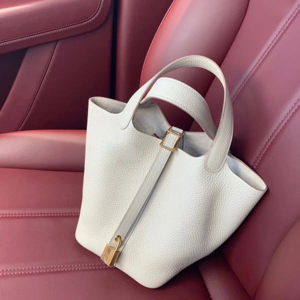 bucket head handbag versatile large capacity hand women's leather vegetable basket bag
bucket head handbag versatile large capacity hand women's leather vegetable basket bag