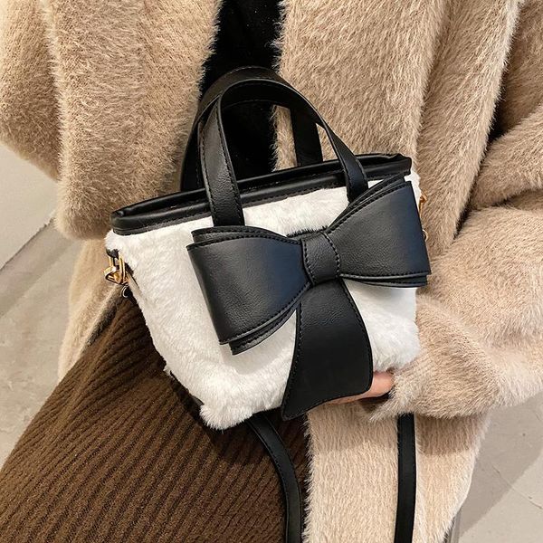autumn and winter plush western style bucket bag 2020 new fashion mini women's designer texture messenger bag
autumn and winter plush western style bucket bag 2020 new fashion mini women's designer texture messenger bag