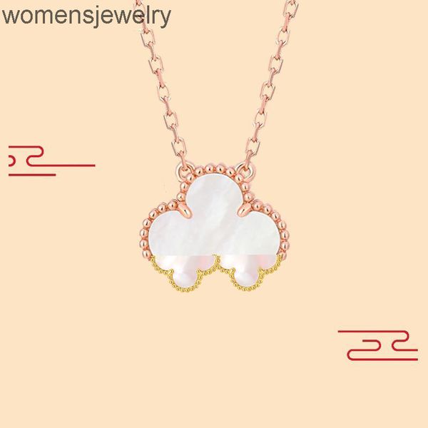 18k lucky four-leaf clover necklace, female rose gold, classic fashion, red and black agate pendant, simple personality trend 001, Silver
18k lucky four-leaf clover necklace, female rose gold, classic fashion, red and black agate pendant, simple personality trend 001, Silver