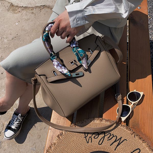 summer new trendy large capacity niche bag womens bag ins versatile portable birkin bag
summer new trendy large capacity niche bag womens bag ins versatile portable birkin bag