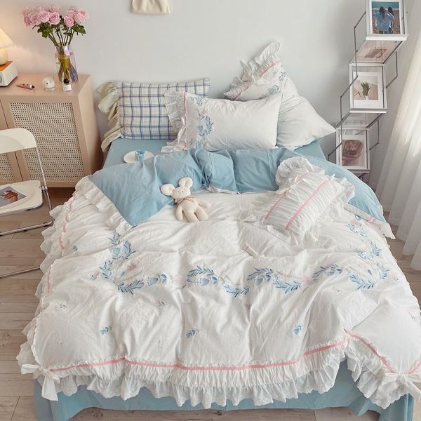 bedding sets washed cotton set embroidery duvet cover long-staple pillowcases king size bed linen 4pcs 2021
bedding sets washed cotton set embroidery duvet cover long-staple pillowcases king size bed linen 4pcs 2021