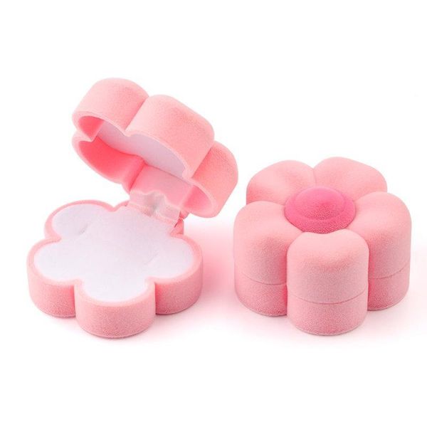 1 piece lovely flower jewelry box velvet wedding ring box necklace display box gift container case for jewelry p qyldni, Black;white
1 piece lovely flower jewelry box velvet wedding ring box necklace display box gift container case for jewelry p qyldni, Black;white