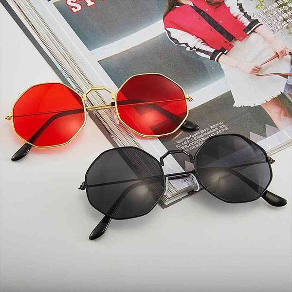 sunglasses vintage rectangle metal frame glasses women red lens fashion glasses designer for driving american style, White;black
sunglasses vintage rectangle metal frame glasses women red lens fashion glasses designer for driving american style, White;black