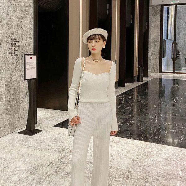 one second heart moving 20 new women's clothing korean autumn and winter bottomed shirt arc neckline t-shirt, White;black
one second heart moving 20 new women's clothing korean autumn and winter bottomed shirt arc neckline t-shirt, White;black