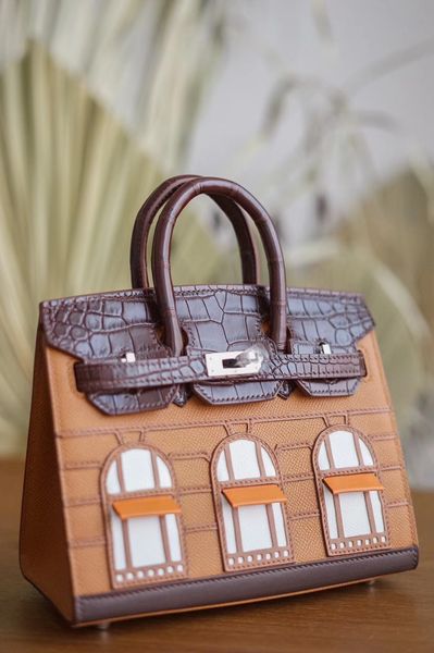 20cm mini house bag brand totes real matte crocodile skin with epsom leather fully handmade wax thread gold and silver hardware
20cm mini house bag brand totes real matte crocodile skin with epsom leather fully handmade wax thread gold and silver hardware