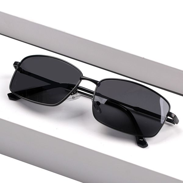 men's classic box polarized sunglasses sunglasses driver's driving mirror fishing float can be equipped with myopia glasses
men's classic box polarized sunglasses sunglasses driver's driving mirror fishing float can be equipped with myopia glasses