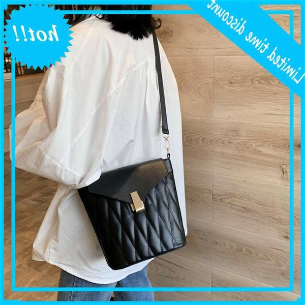 qiudong net red black women's 2019 new korean versatile one shoulder messenger fashion lingge bucket bag
qiudong net red black women's 2019 new korean versatile one shoulder messenger fashion lingge bucket bag