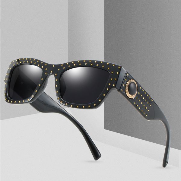 european and american fashion rivet sunglasses, ladies personality street pgraphy uv - resistant sunglasses, White;black
european and american fashion rivet sunglasses, ladies personality street pgraphy uv - resistant sunglasses, White;black