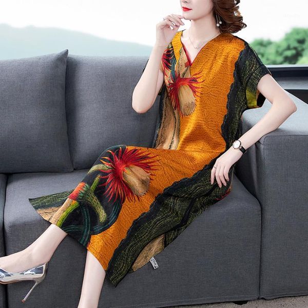 party dresses 2021 summer mulberry silk dress fashion vintage print 4xl plus size runway midi elegant women bodycon vestido1, White;black
party dresses 2021 summer mulberry silk dress fashion vintage print 4xl plus size runway midi elegant women bodycon vestido1, White;black