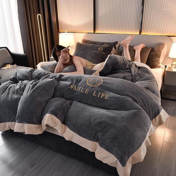 milk velvet embroidered 4-piece set thickened double solid color wide edge quilt cover pillowcase bed sheet bedding1
milk velvet embroidered 4-piece set thickened double solid color wide edge quilt cover pillowcase bed sheet bedding1