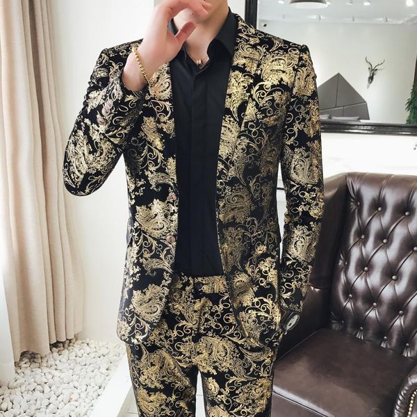 2018 new male fashion youth pyrograph suits groom dress fashion repair suits plus size singer costumes 48-601, White;black
2018 new male fashion youth pyrograph suits groom dress fashion repair suits plus size singer costumes 48-601, White;black