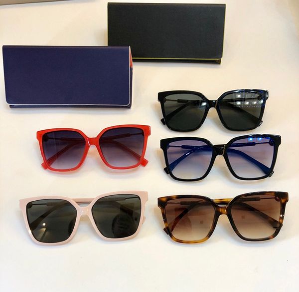 0340 sunglasses luxury fashion women deisnger popular full frame uv400 lens summer style square frame come with case, White;black
0340 sunglasses luxury fashion women deisnger popular full frame uv400 lens summer style square frame come with case, White;black