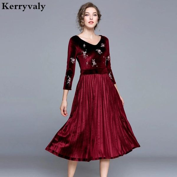 elegant women embroidery red velvet winter dress vestido de festa 2020 rockabilly pleated warm christmas dress kerst jurk k6143, Black;gray
elegant women embroidery red velvet winter dress vestido de festa 2020 rockabilly pleated warm christmas dress kerst jurk k6143, Black;gray
