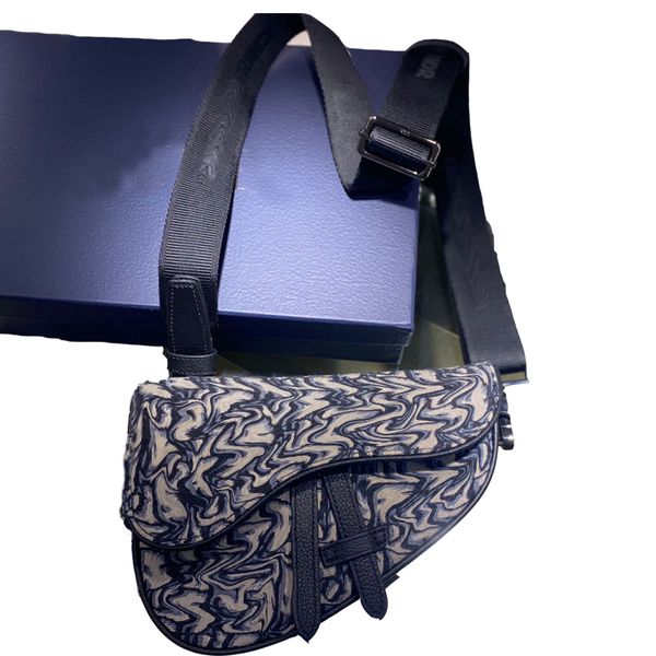 shell bag fashion duffle bag backpack men trend cool senior men women pure color hand bags crossbody bags saddle bag with boxes
shell bag fashion duffle bag backpack men trend cool senior men women pure color hand bags crossbody bags saddle bag with boxes
