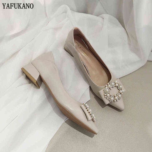 3cm fashion pointed toe square low heel high heels elegant pearl rhinestone buckle soft leather party dress shoes female pumps y220225, Black
3cm fashion pointed toe square low heel high heels elegant pearl rhinestone buckle soft leather party dress shoes female pumps y220225, Black