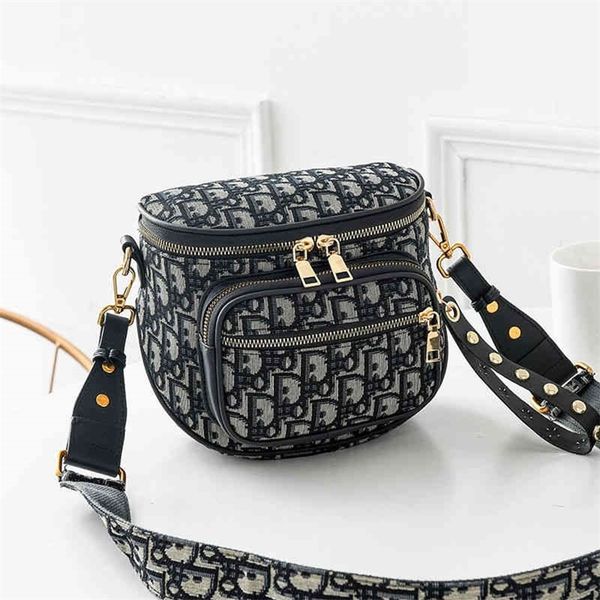sale 90% off fashionable and versatile messenger bag women's new large capacity vintage flower leisure wide shoulder strap one handbag
sale 90% off fashionable and versatile messenger bag women's new large capacity vintage flower leisure wide shoulder strap one handbag