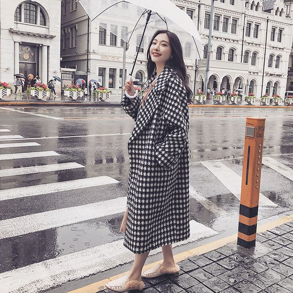 2021 autumn winter new thick contrast color women's mid-length black and white woolen coat
2021 autumn winter new thick contrast color women's mid-length black and white woolen coat