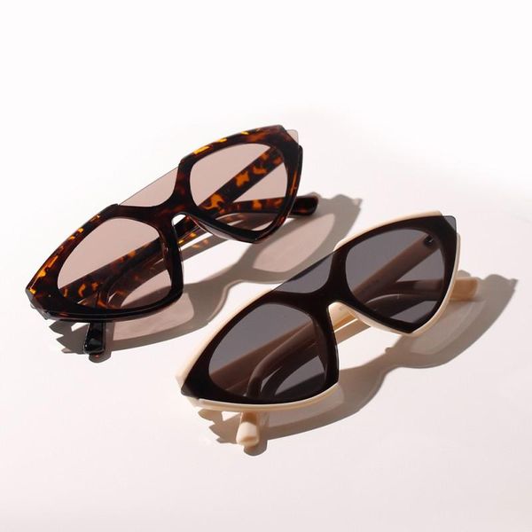 women's wrap eyewear korean fashion style square popular glasses semi metal retro sunglasses new, White;black
women's wrap eyewear korean fashion style square popular glasses semi metal retro sunglasses new, White;black