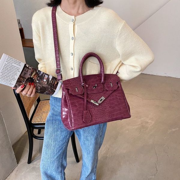 2020 autumn and winter new french minority design crocodile pattern birkin bag ladies office lady style attendance work handbag
2020 autumn and winter new french minority design crocodile pattern birkin bag ladies office lady style attendance work handbag