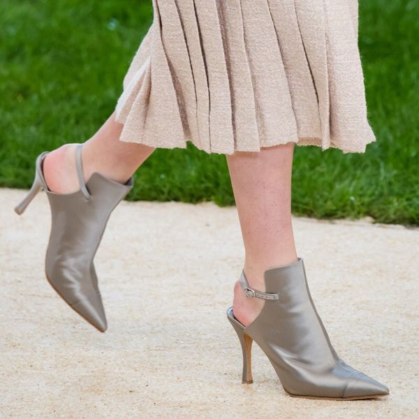 silk fingers women track down ankle boots woman slingback flat leaps summer back a alley of sandals shoe birds px35, Black
silk fingers women track down ankle boots woman slingback flat leaps summer back a alley of sandals shoe birds px35, Black