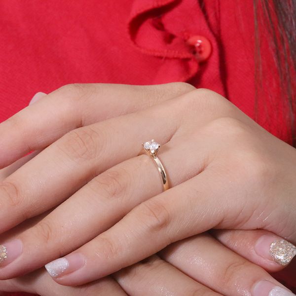 aeaw white 0.3ct 4mm round brilliant cut moissanite diamond ring 14k rose gold q1214, Golden;silver
aeaw white 0.3ct 4mm round brilliant cut moissanite diamond ring 14k rose gold q1214, Golden;silver