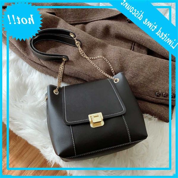 large capacity women's autumn and winter 2020 new fashion one shoulder messenger net red versatile bucket bag
large capacity women's autumn and winter 2020 new fashion one shoulder messenger net red versatile bucket bag