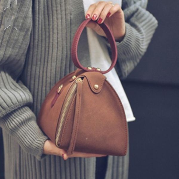 new fashion one shoulder straddle bag korean fashion straddle women's bag casual portable
new fashion one shoulder straddle bag korean fashion straddle women's bag casual portable